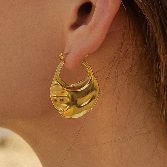 18K Gold Flat Hoop Earrings - Picture 2 of 5